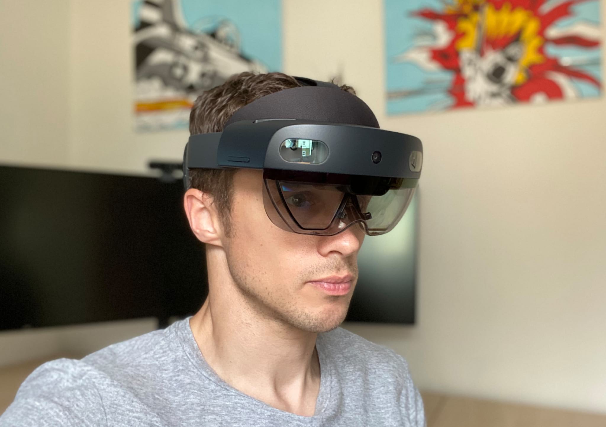 Microsoft HoloLens 2