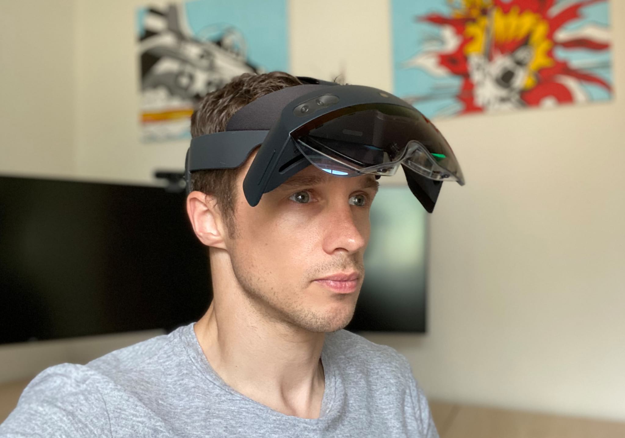 Microsoft HoloLens 2